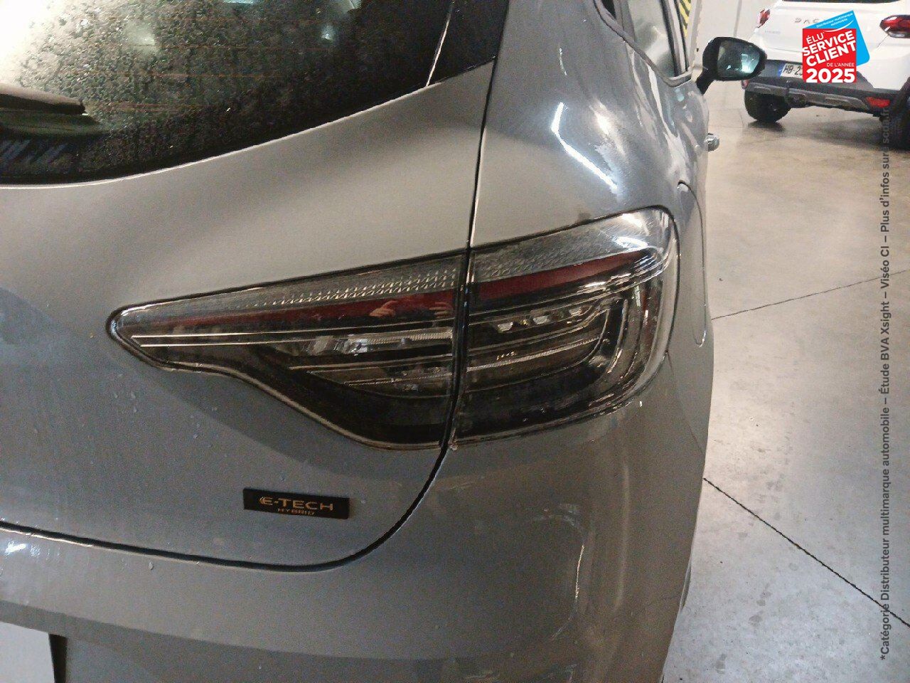 Véhicule d'occasion RENAULT CLIO 1.6 E-TECH 145CH FULL HYBRID EVOLUTION - 24 chez Opel Verdun
