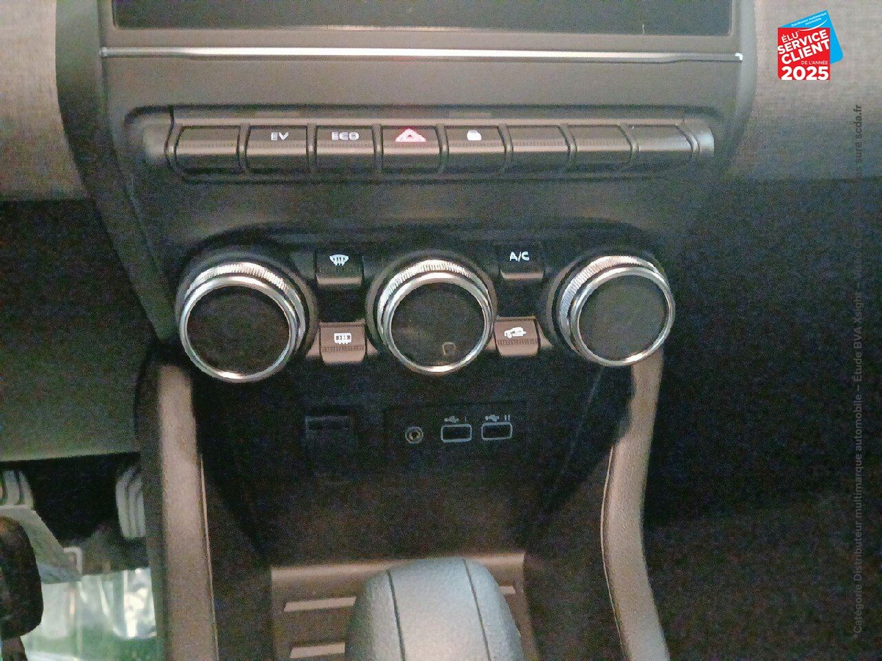 Véhicule d'occasion RENAULT CLIO 1.6 E-TECH 145CH FULL HYBRID EVOLUTION - 24 chez Opel Verdun