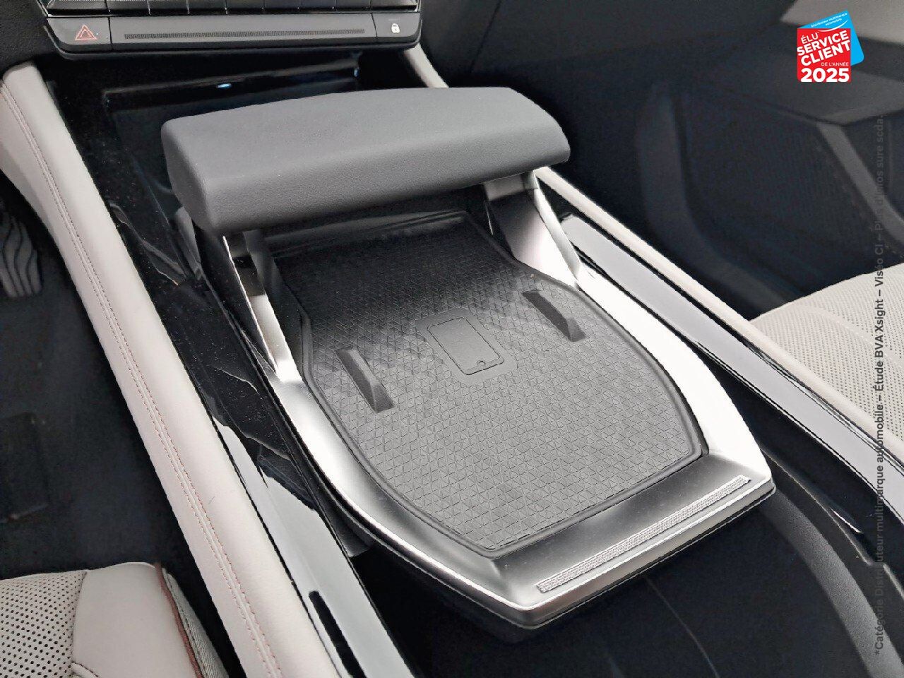 Véhicule d'occasion RENAULT ESPACE 1.2 E-TECH FULL HYBRID 200CH ICONIC 7 PLACES chez Toyota Saint Dizier