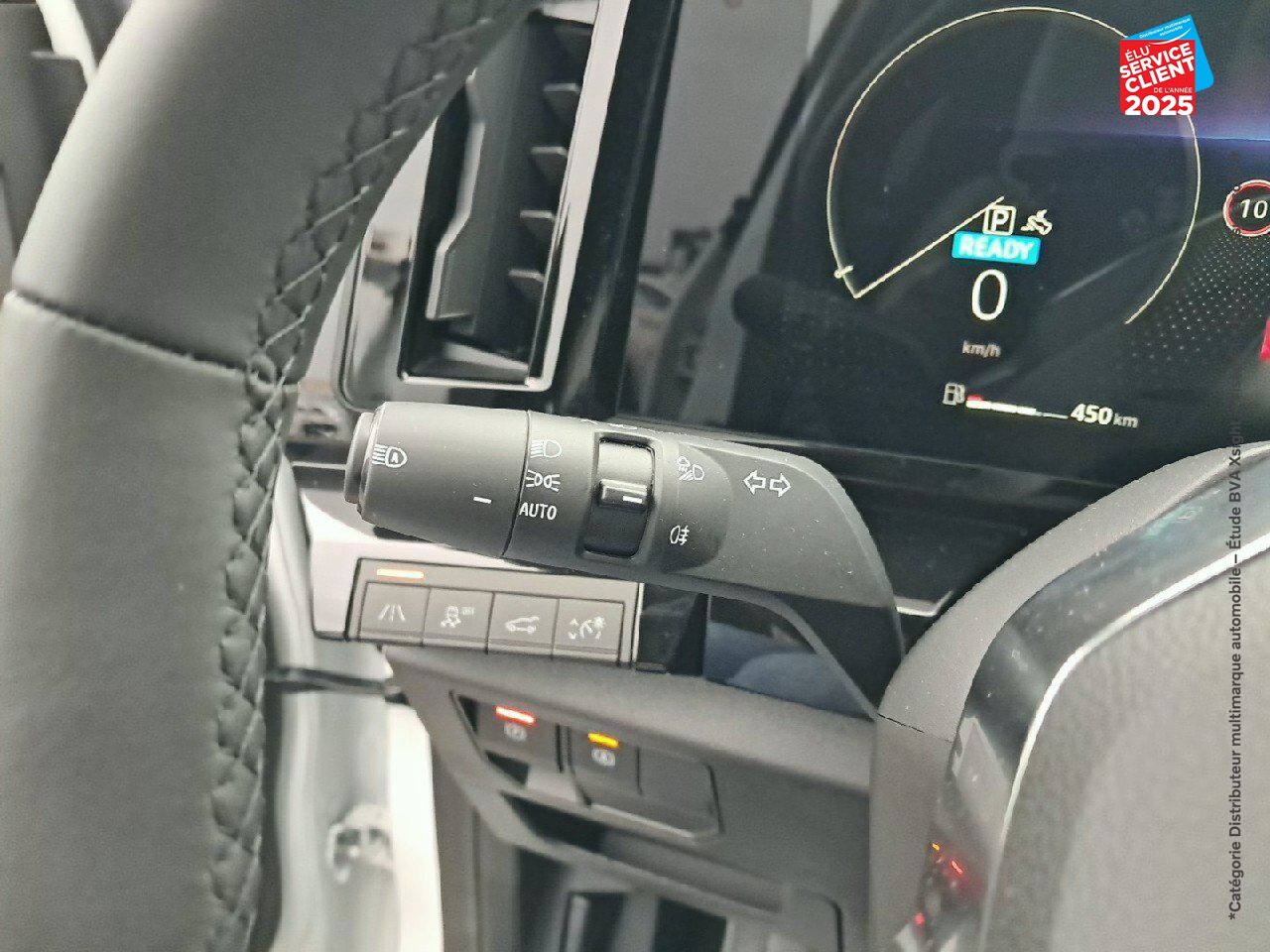Véhicule d'occasion RENAULT ESPACE 1.2 E-TECH FULL HYBRID 200CH ICONIC 7 PLACES chez Toyota Saint Dizier