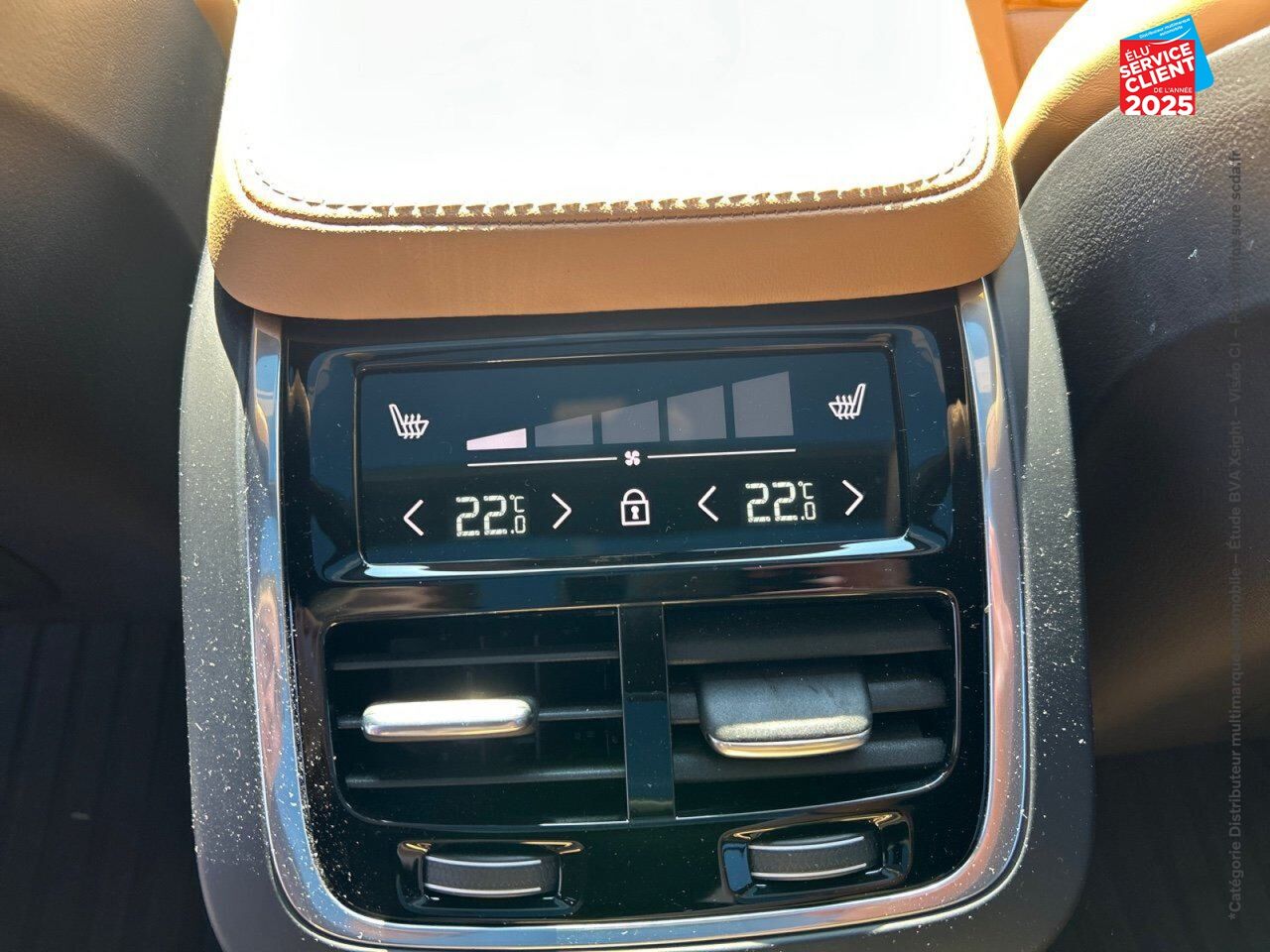 Véhicule d'occasion VOLVO XC90 T8 AWD 310 + 145CH ULTIMATE STYLE DARK GEARTRONIC TOUVRANT SIEGES CHAUF/VENTIL/CUIR VOLANT CHAU chez Renault Sélestat