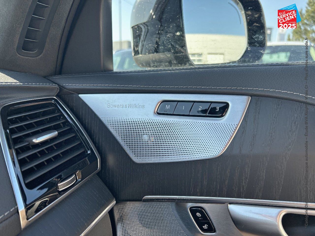Véhicule d'occasion VOLVO XC90 T8 AWD 310 + 145CH ULTIMATE STYLE DARK GEARTRONIC TOUVRANT SIEGES CHAUF/VENTIL/CUIR VOLANT CHAU chez Renault Sélestat