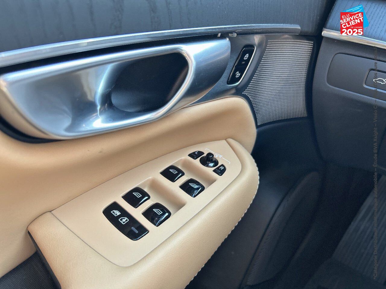 Véhicule d'occasion VOLVO XC90 T8 AWD 310 + 145CH ULTIMATE STYLE DARK GEARTRONIC TOUVRANT SIEGES CHAUF/VENTIL/CUIR VOLANT CHAU chez Renault Sélestat