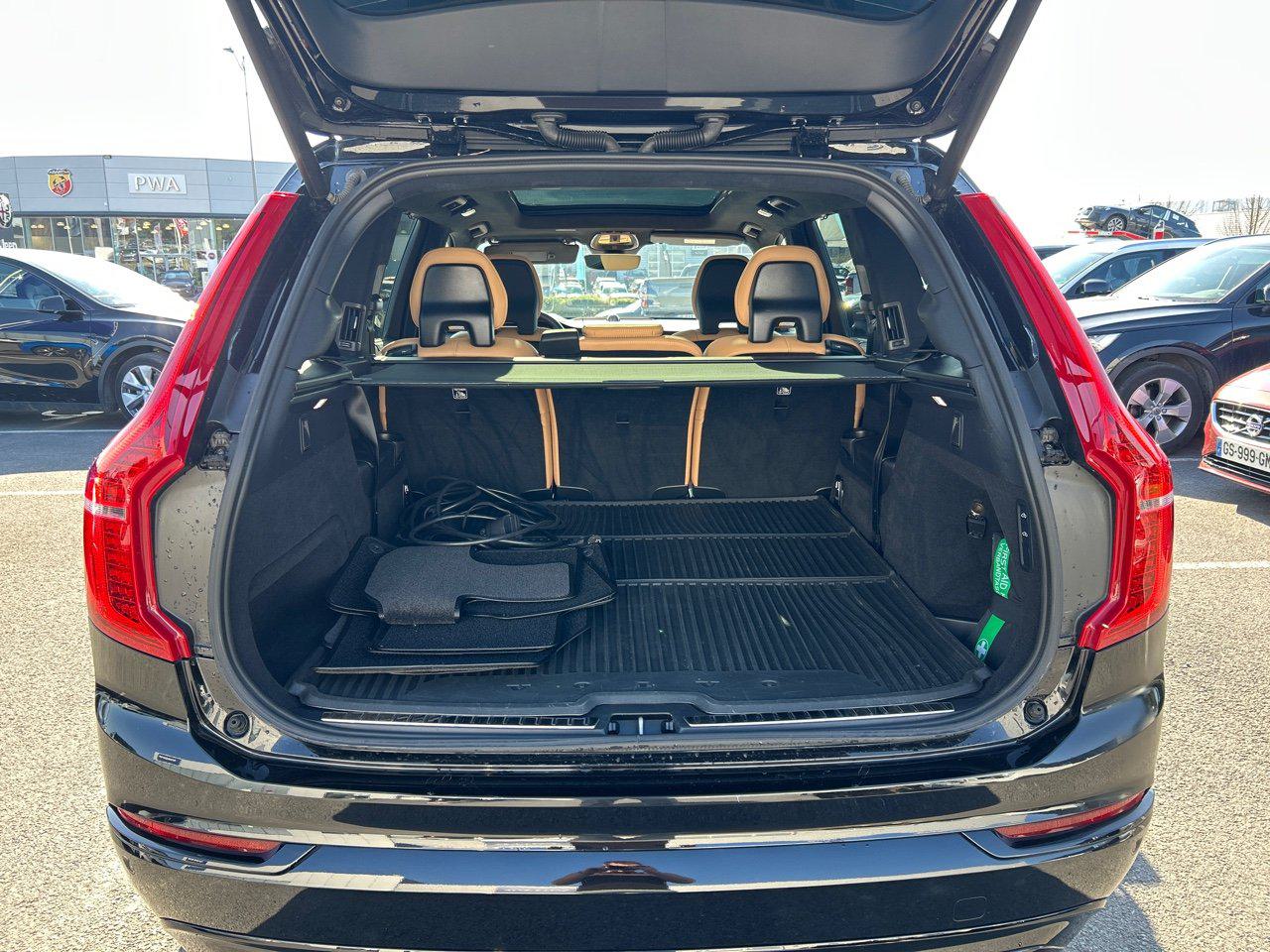 Véhicule d'occasion VOLVO XC90 T8 AWD 310 + 145CH ULTIMATE STYLE DARK GEARTRONIC TOUVRANT SIEGES CHAUF/VENTIL/CUIR VOLANT CHAU chez Renault Sélestat