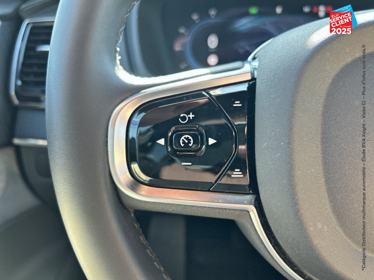 Véhicule d'occasion VOLVO XC90 T8 AWD 310 + 145CH ULTIMATE STYLE DARK GEARTRONIC TOUVRANT SIEGES CHAUF/VENTIL/CUIR VOLANT CHAU chez Renault Sélestat