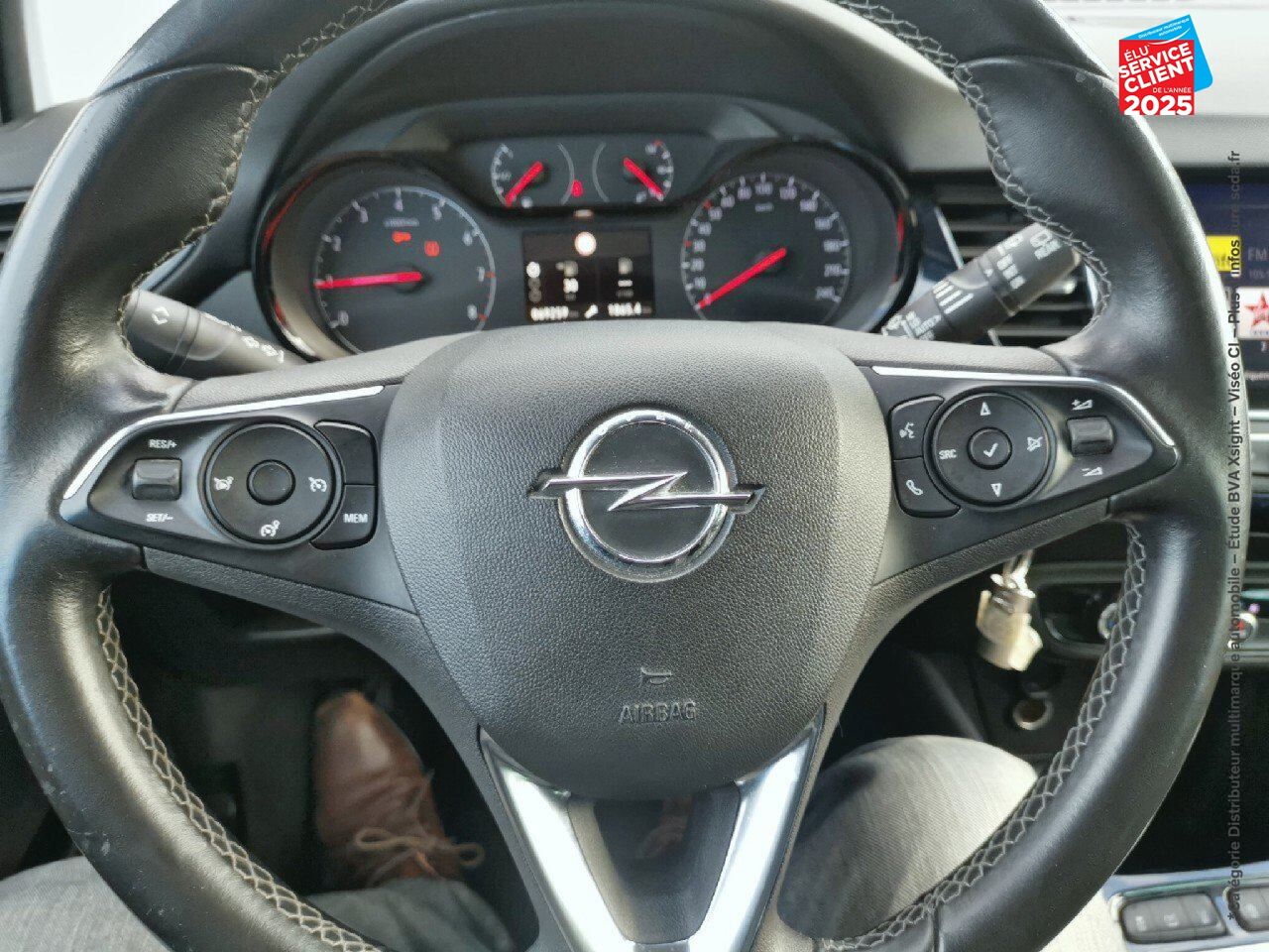 Véhicule d'occasion OPEL CROSSLAND X 1.2 TURBO 110CH DESIGN EDITION EURO 6D-T CAMERA chez Opel Verdun