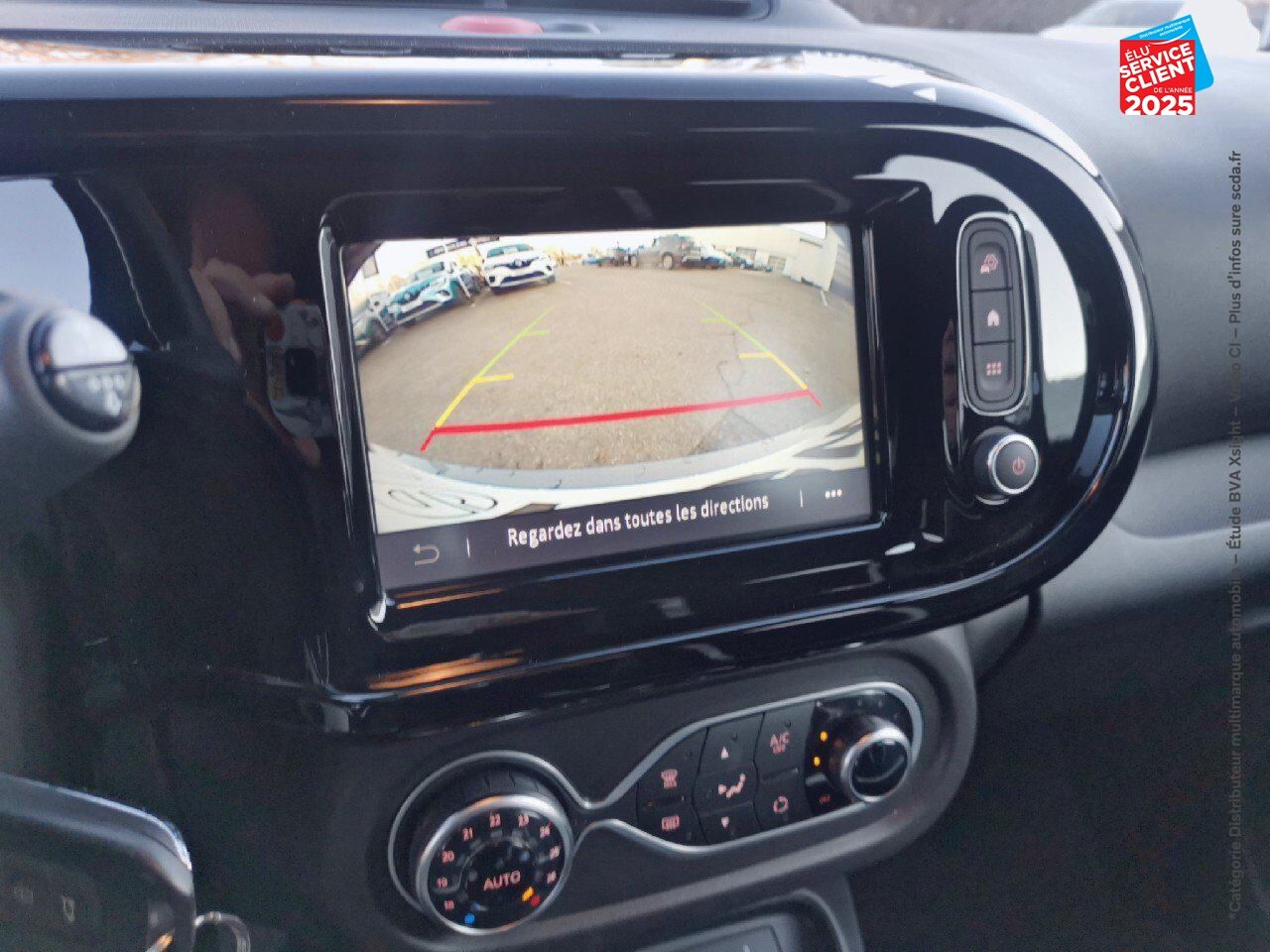 Véhicule d'occasion RENAULT TWINGO E-TECH ELECTRIC URBAN NIGHT R80 ACHAT INTEGRAL - 21MY chez Renault Saint-Louis