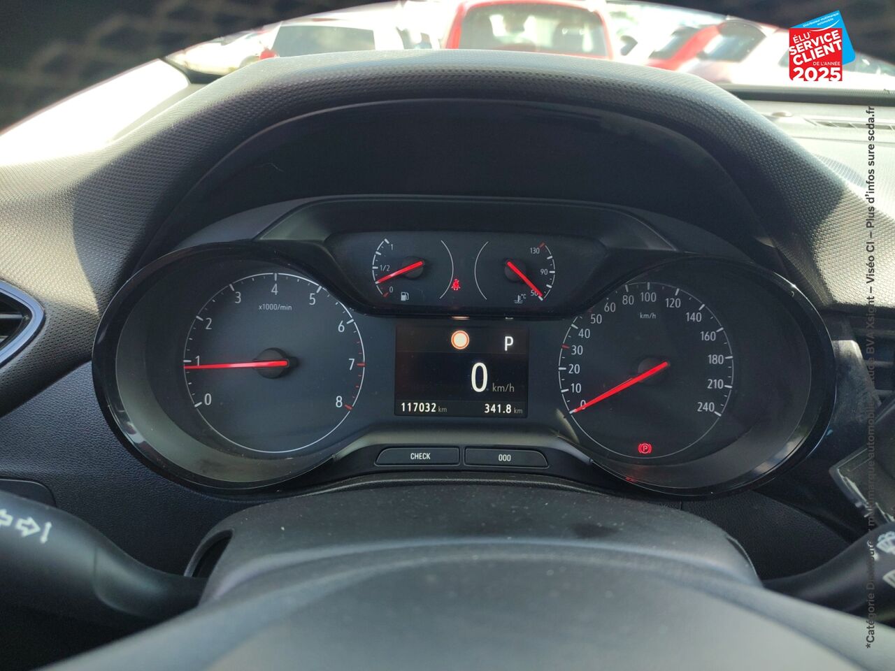Véhicule d'occasion OPEL CROSSLAND X 1.2 TURBO 110CH DESIGN 120 ANS BVA EURO 6D-T chez Nissan Beaune