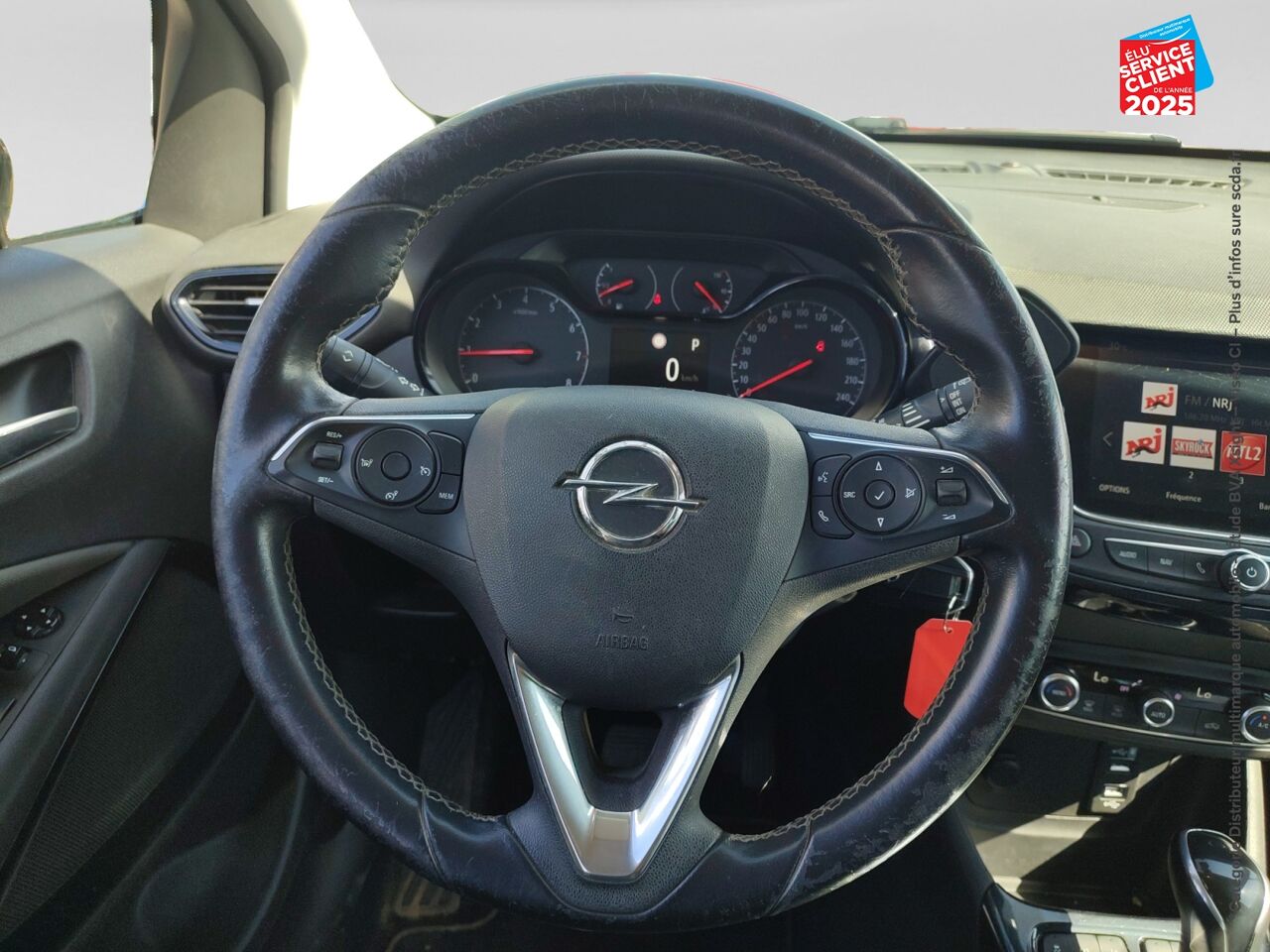 Véhicule d'occasion OPEL CROSSLAND X 1.2 TURBO 110CH DESIGN 120 ANS BVA EURO 6D-T chez Nissan Beaune