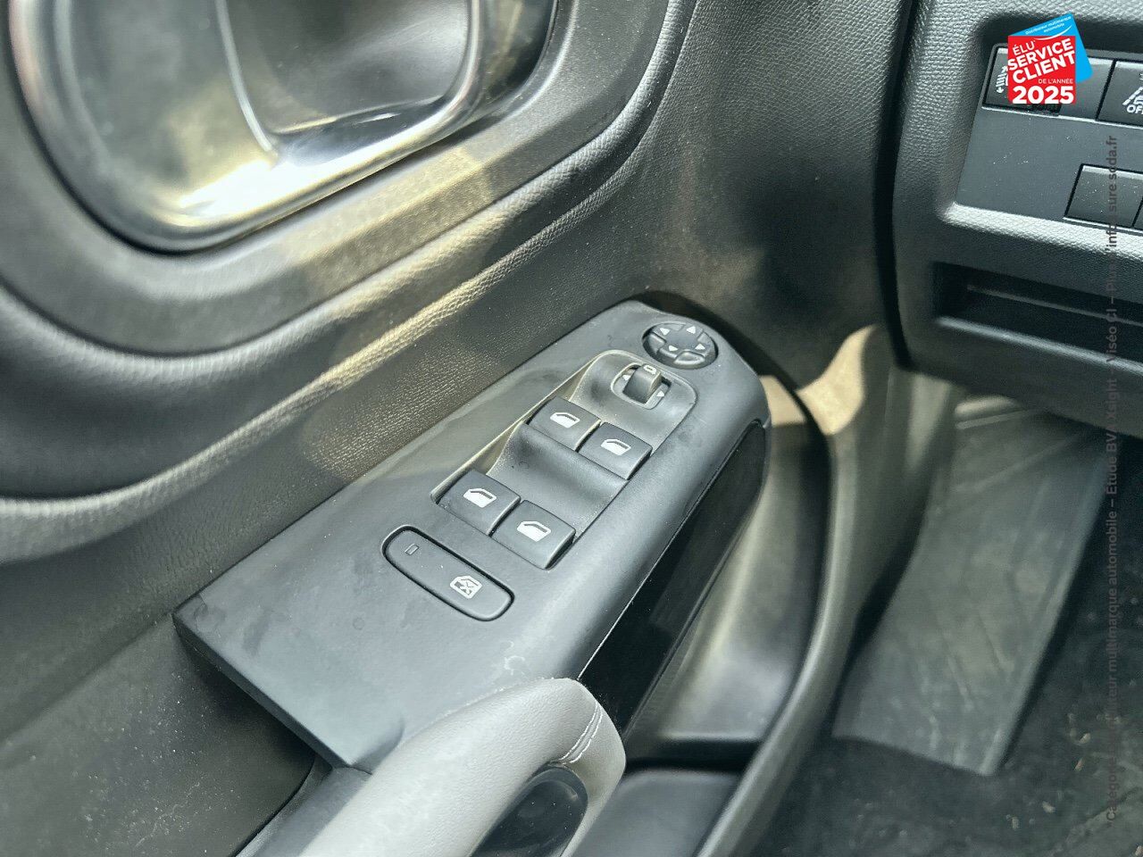 Véhicule d'occasion CITROEN C5 AIRCROSS PURETECH 130CH SS LIVE E6.D-TEMP chez Hyundai Reims