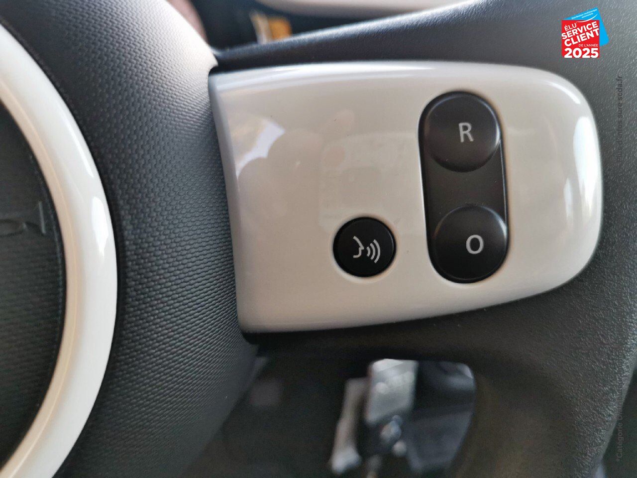 Véhicule d'occasion RENAULT TWINGO E-TECH ELECTRIC ZEN R80 ACHAT INTEGRAL - 21 chez Renault Saint-Louis