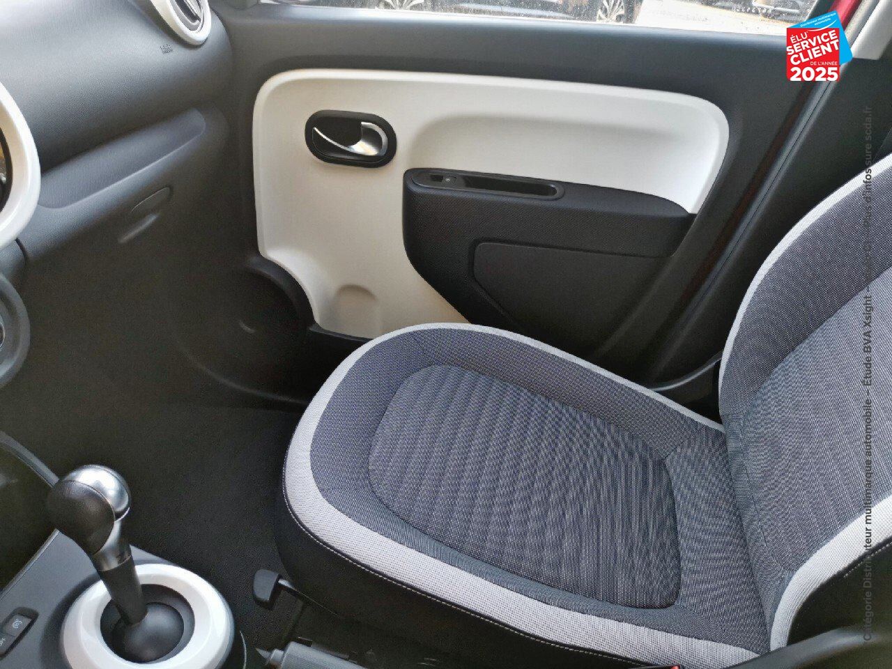 Véhicule d'occasion RENAULT TWINGO E-TECH ELECTRIC ZEN R80 ACHAT INTEGRAL - 21 chez Renault Saint-Louis