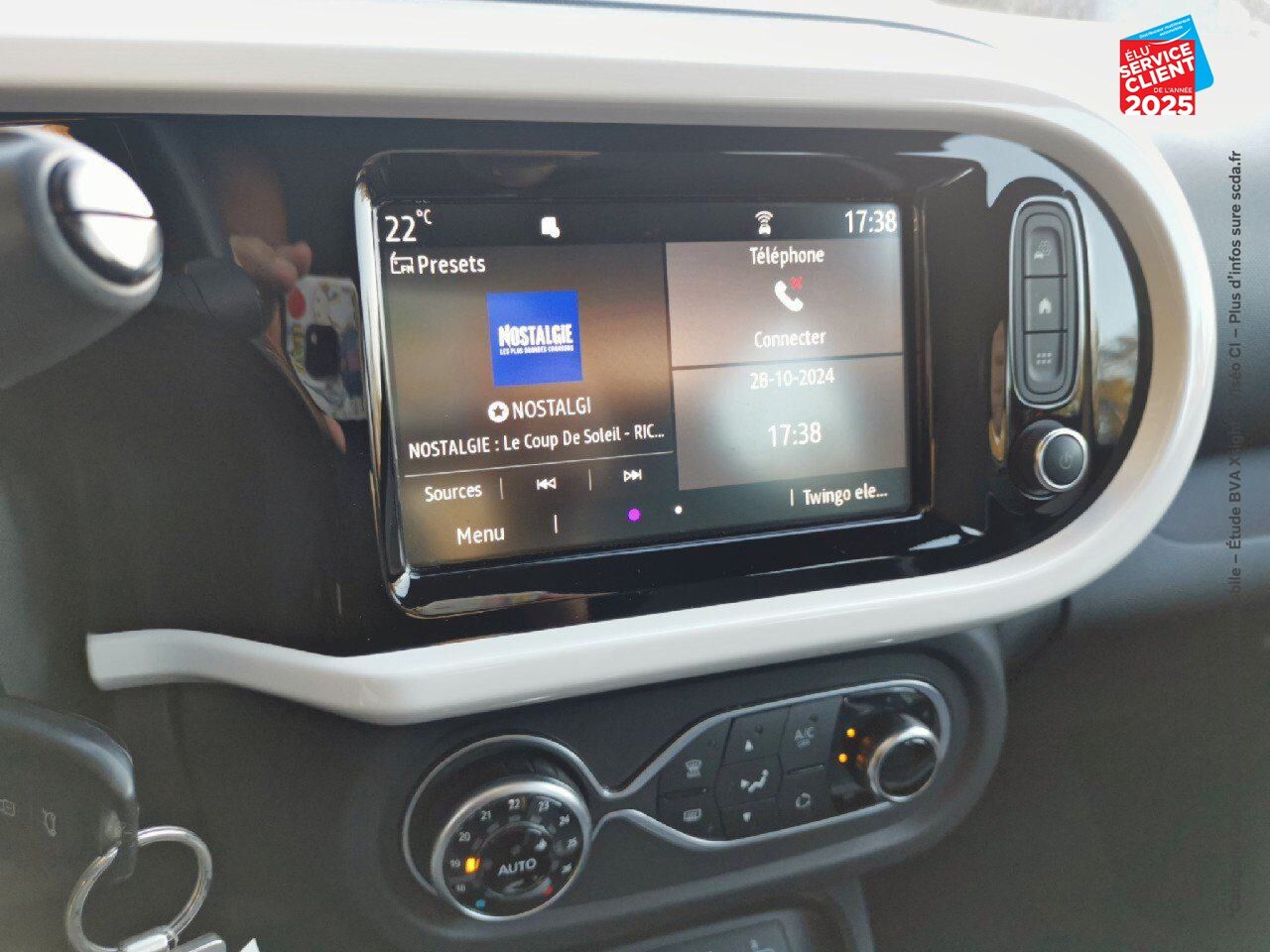 Véhicule d'occasion RENAULT TWINGO E-TECH ELECTRIC ZEN R80 ACHAT INTEGRAL - 21 chez Renault Saint-Louis