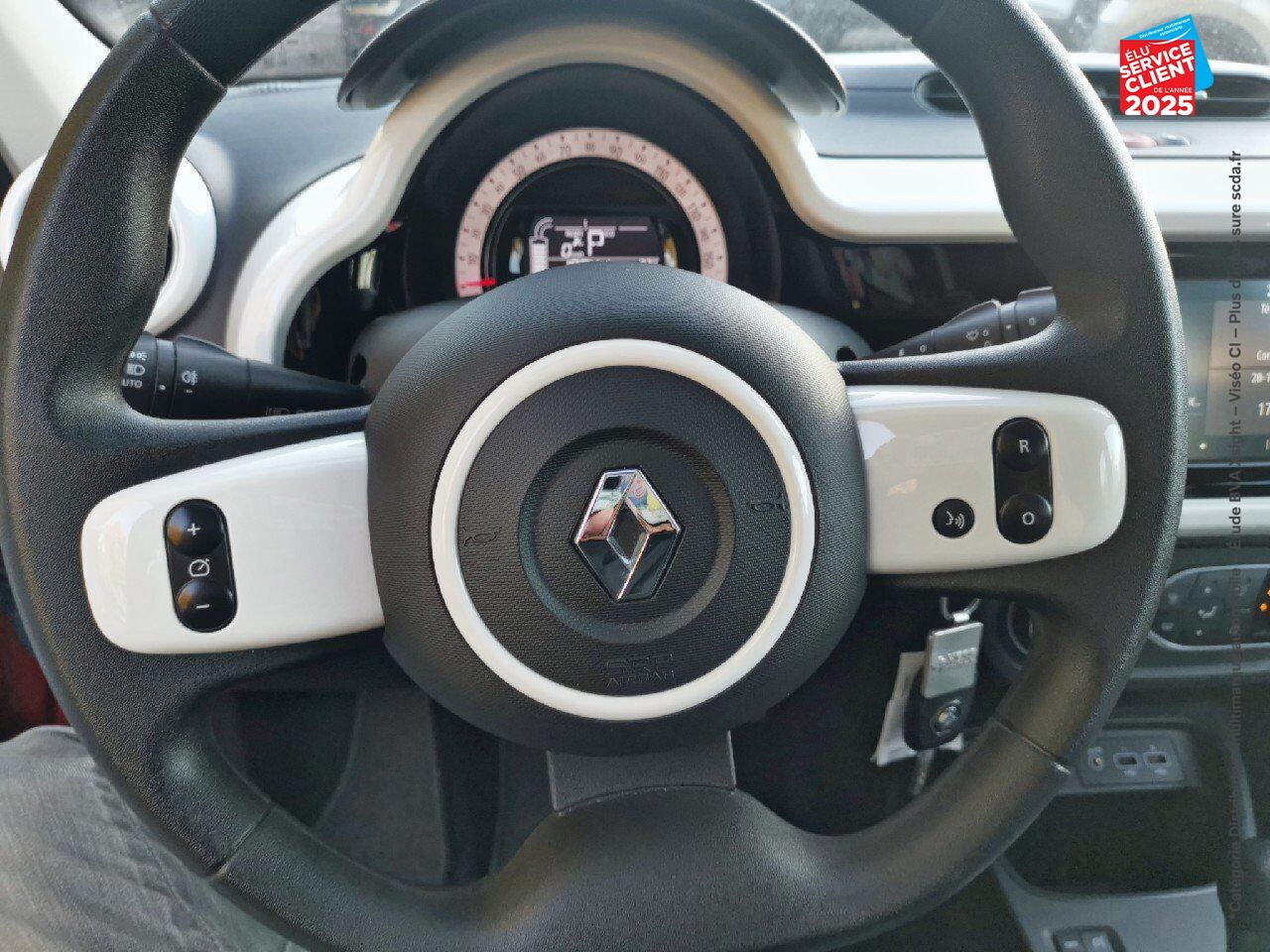 Véhicule d'occasion RENAULT TWINGO E-TECH ELECTRIC ZEN R80 ACHAT INTEGRAL - 21 chez Renault Saint-Louis