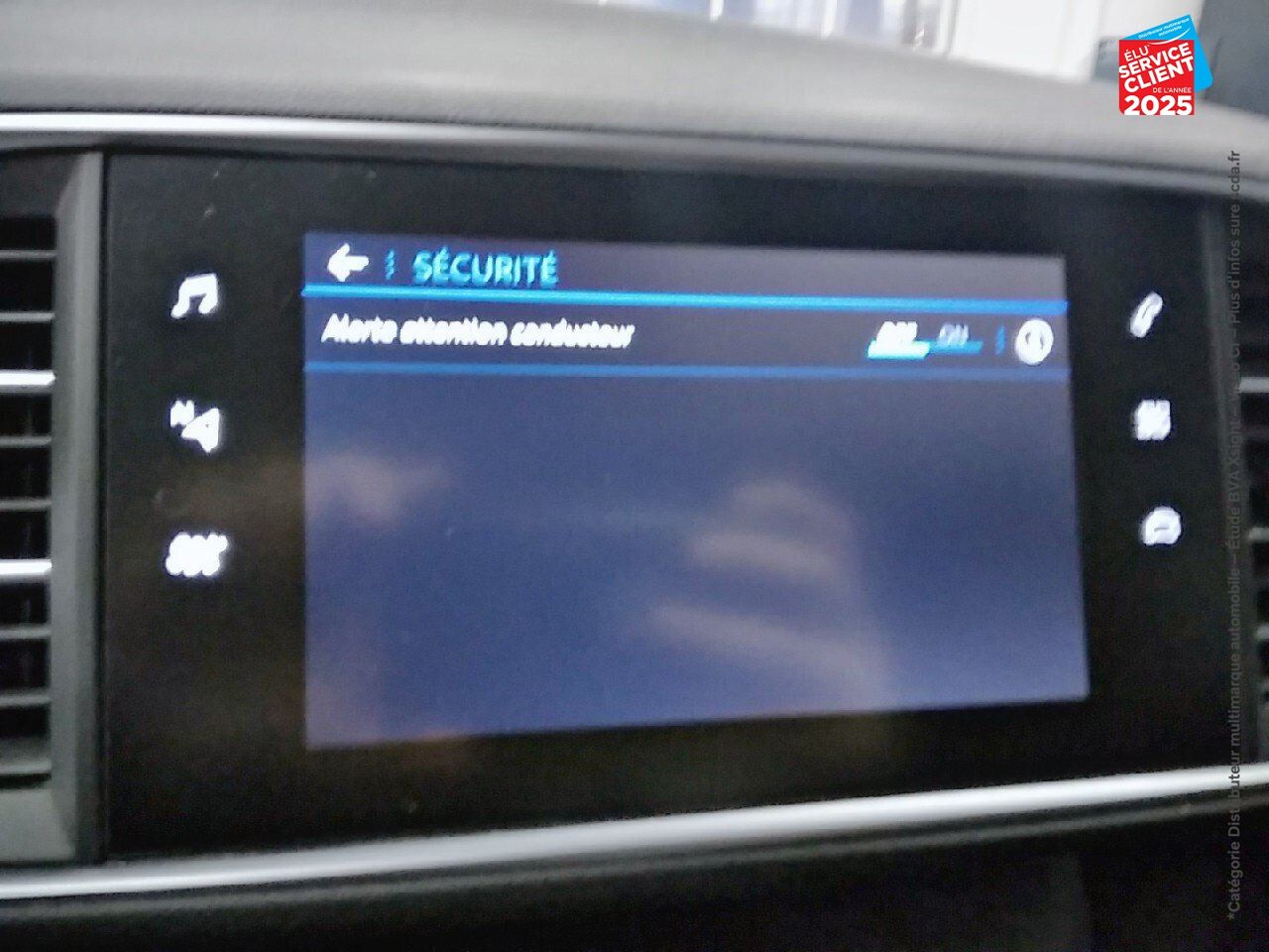 Véhicule d'occasion PEUGEOT 308 1.2 PURETECH 110CH E6.C SS STYLE 5CV chez Hyundai Chalons