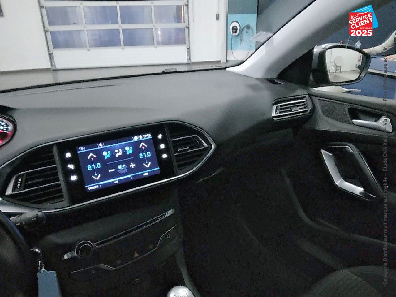 Véhicule d'occasion PEUGEOT 308 1.2 PURETECH 110CH E6.C SS STYLE 5CV chez Hyundai Chalons
