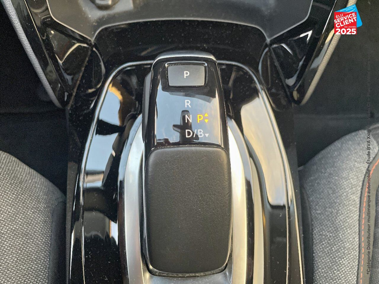 Véhicule d'occasion PEUGEOT 208 E-136CH ACTIVE BUSINESS chez Renault Colmar