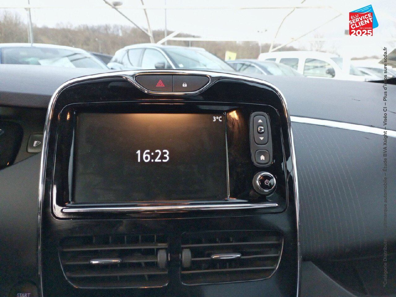Véhicule d'occasion RENAULT ZOE BUSINESS CHARGE NORMALE R90 MY19 chez Renault Montbéliard
