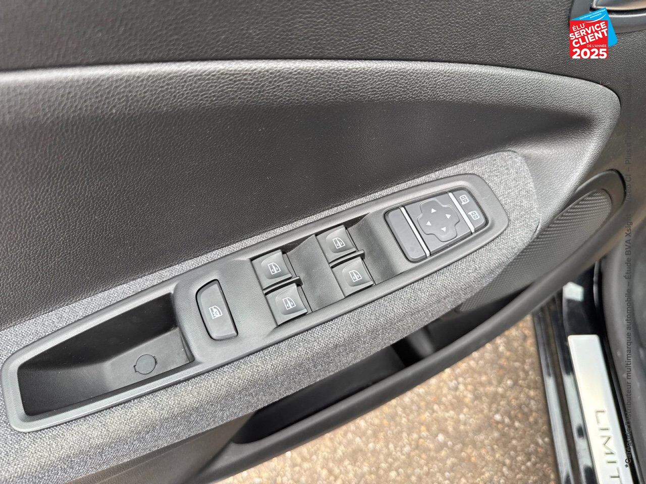 Véhicule d'occasion RENAULT ZOE E-TECH LIMITED CHARGE NORMALE R110 ACHAT INTEGRAL chez Renault Montbéliard