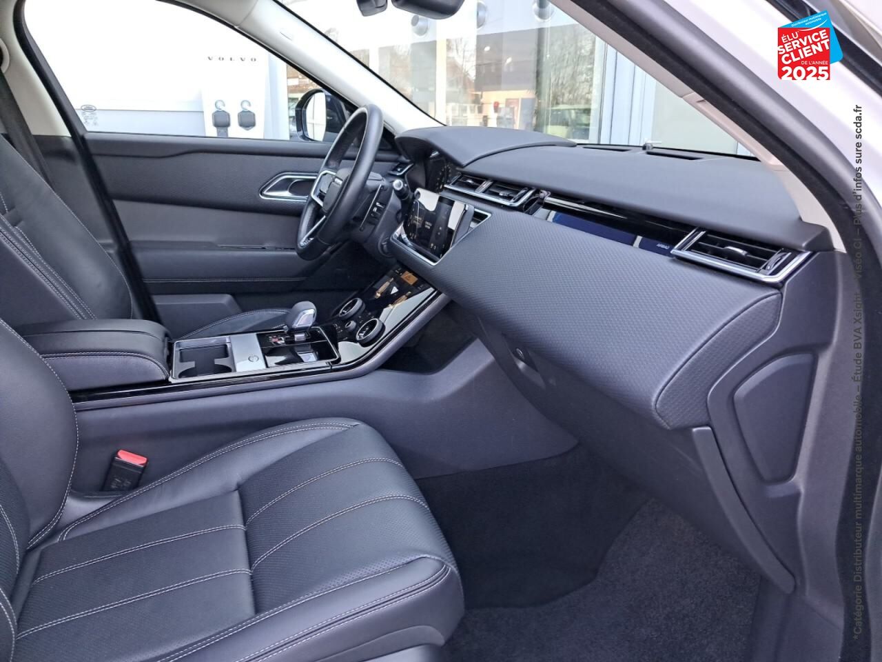 Véhicule d'occasion LAND-ROVER RANGE ROVER VELAR 2.0 P400E 404CH PHEV S AWD BVA AM23 SIEGES CHAUF/CUIR GPS CAMERA HUD MERIDIAN chez Land Rover Strasbourg