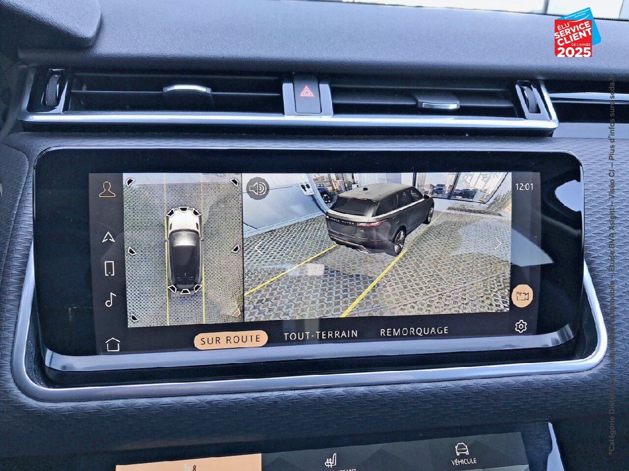 Véhicule d'occasion LAND-ROVER RANGE ROVER VELAR 2.0 P400E 404CH PHEV S AWD BVA AM23 SIEGES CHAUF/CUIR GPS CAMERA HUD MERIDIAN chez Land Rover Strasbourg