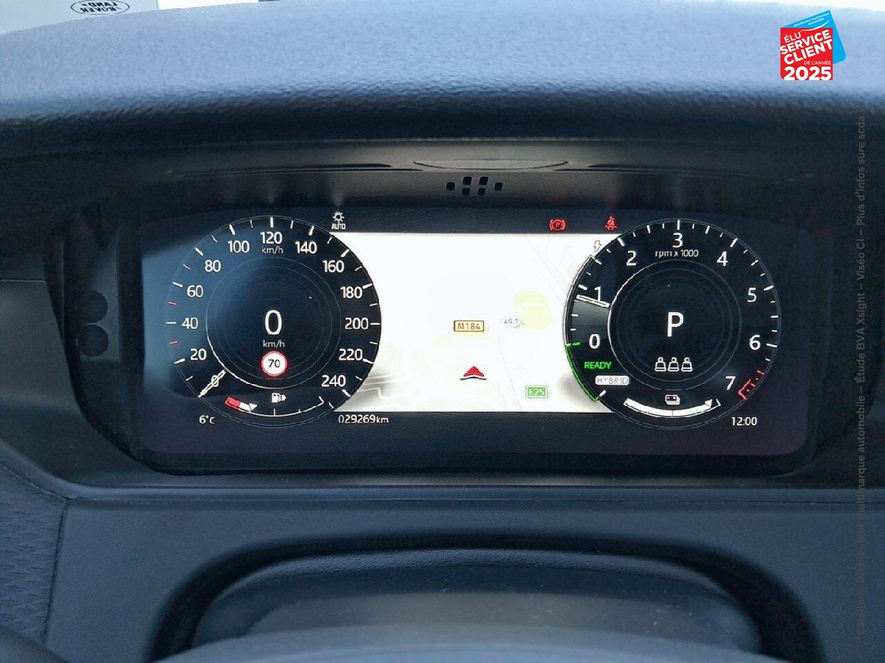 Véhicule d'occasion LAND-ROVER RANGE ROVER VELAR 2.0 P400E 404CH PHEV S AWD BVA AM23 SIEGES CHAUF/CUIR GPS CAMERA HUD MERIDIAN chez Land Rover Strasbourg