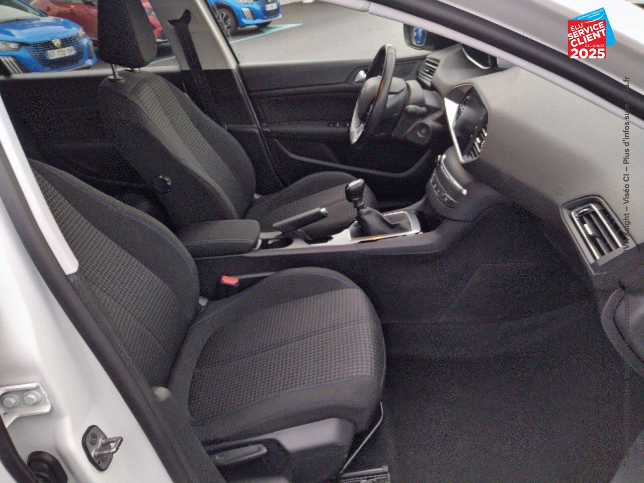 Véhicule d'occasion PEUGEOT 308 1.2 PURETECH 110CH SS STYLE 6CV chez Hyundai Reims