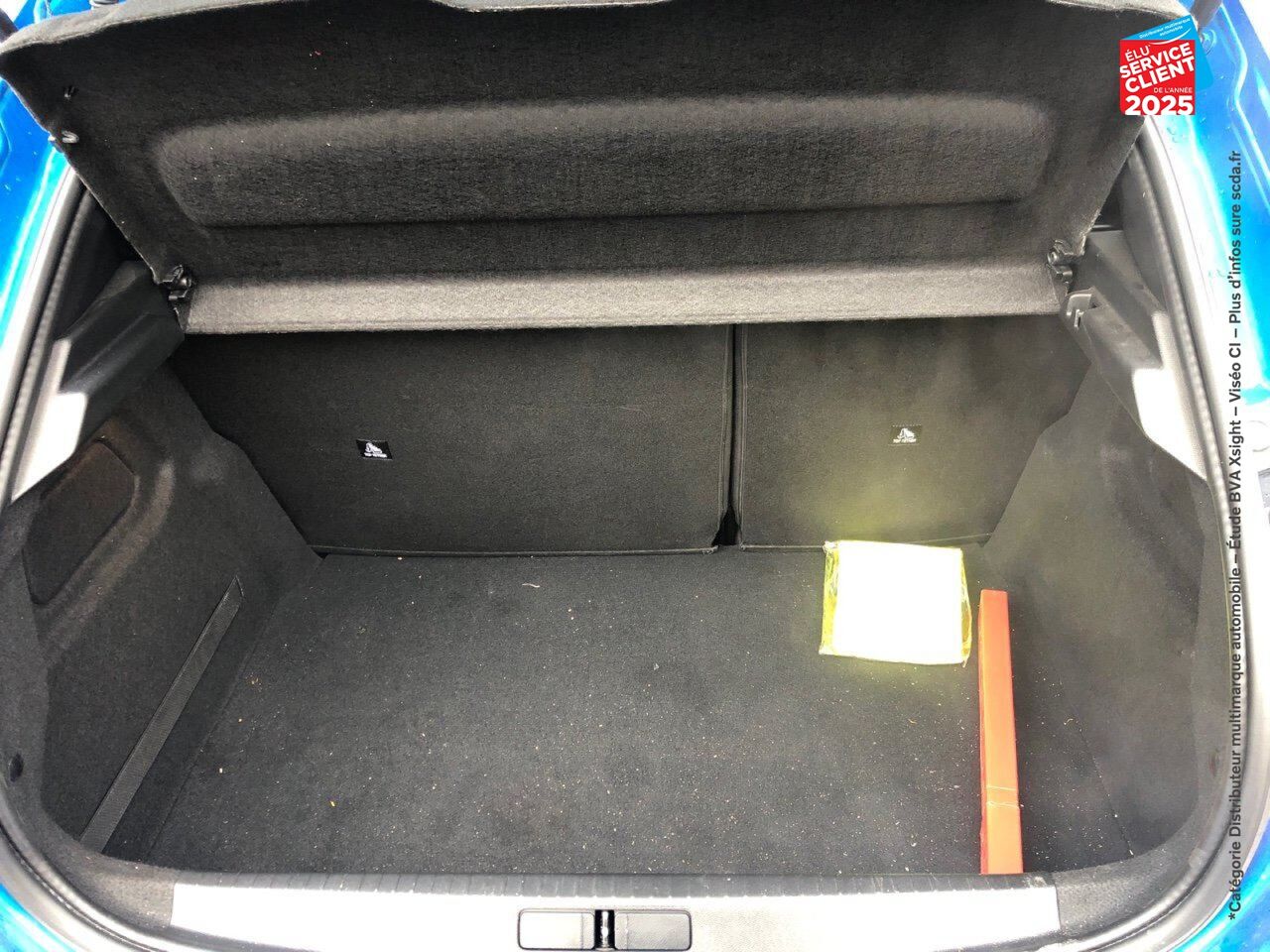 Véhicule d'occasion PEUGEOT 208 1.2 PURETECH 130CH S/S GT LINE EAT8 SIEGES CHAUF GPS CAMERA chez Fiat Belfort