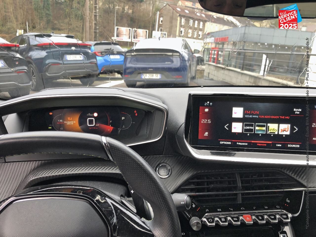 Véhicule d'occasion PEUGEOT 208 1.2 PURETECH 130CH S/S GT LINE EAT8 SIEGES CHAUF GPS CAMERA chez Fiat Belfort