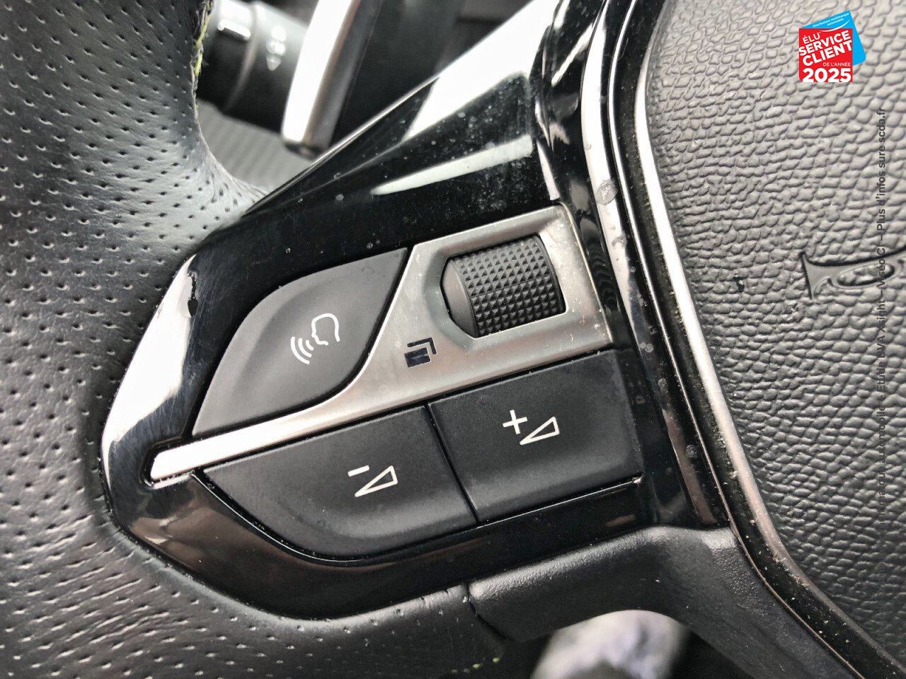 Véhicule d'occasion PEUGEOT 208 1.2 PURETECH 130CH S/S GT LINE EAT8 SIEGES CHAUF GPS CAMERA chez Fiat Belfort