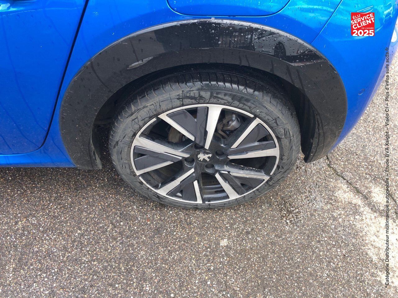 Véhicule d'occasion PEUGEOT 208 1.2 PURETECH 130CH S/S GT LINE EAT8 SIEGES CHAUF GPS CAMERA chez Fiat Belfort