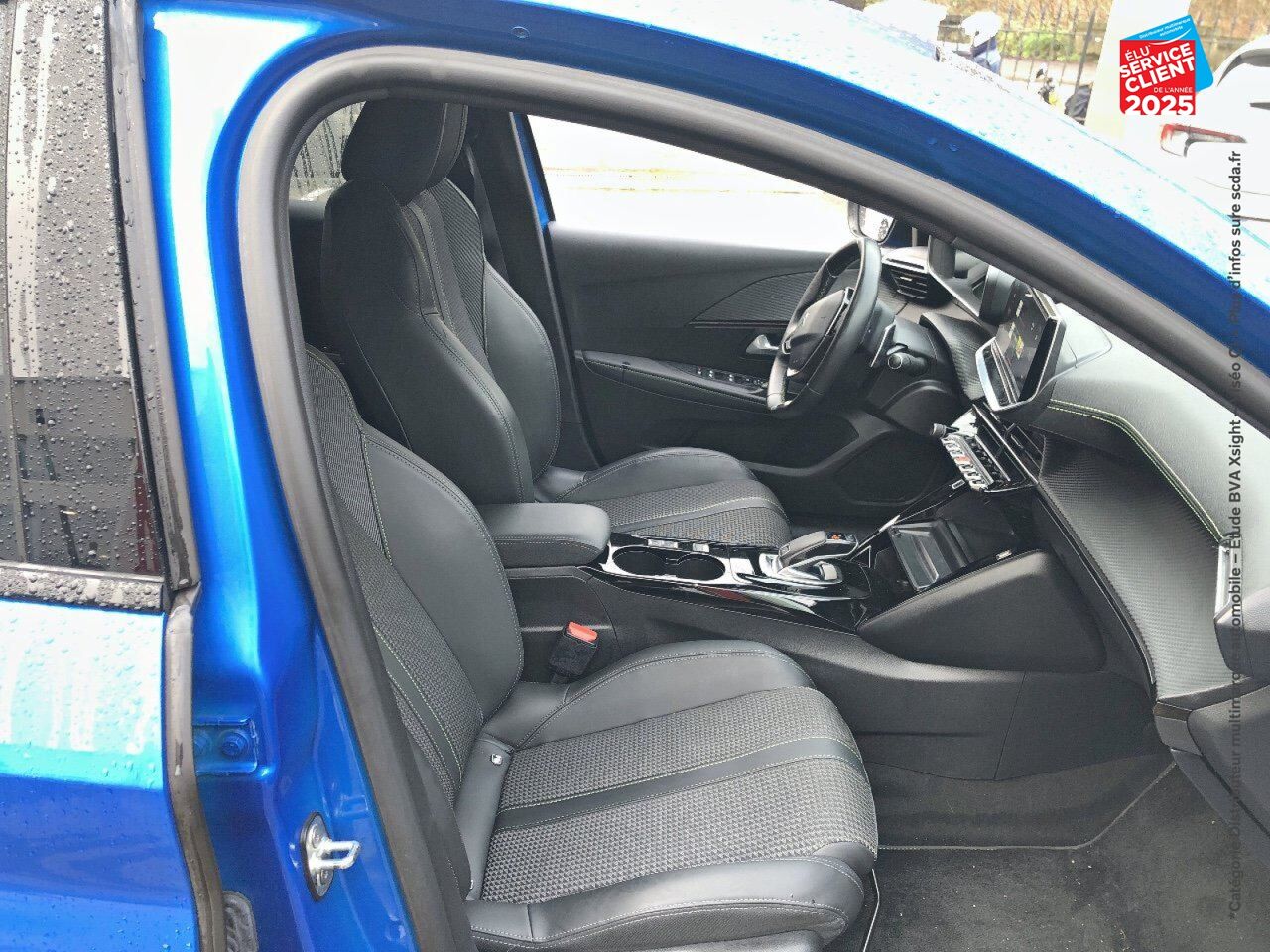 Véhicule d'occasion PEUGEOT 208 1.2 PURETECH 130CH S/S GT LINE EAT8 SIEGES CHAUF GPS CAMERA chez Fiat Belfort