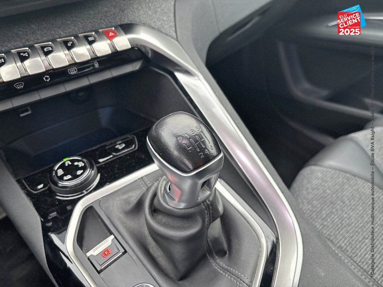 Véhicule d'occasion PEUGEOT 3008 1.2 PURETECH 130CH ALLURE SS chez Hyundai Epernay