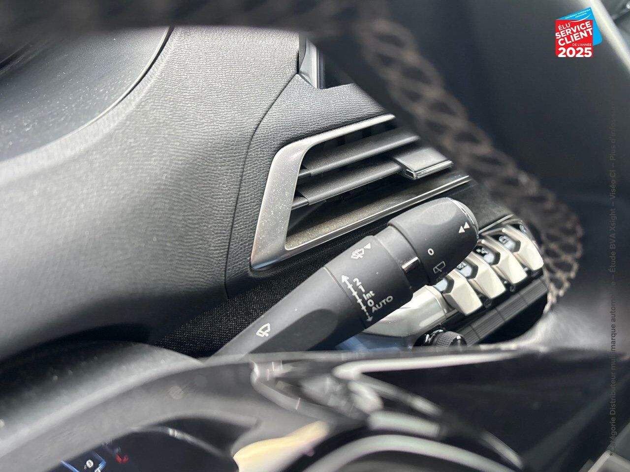 Véhicule d'occasion PEUGEOT 3008 1.2 PURETECH 130CH ALLURE SS chez Hyundai Epernay