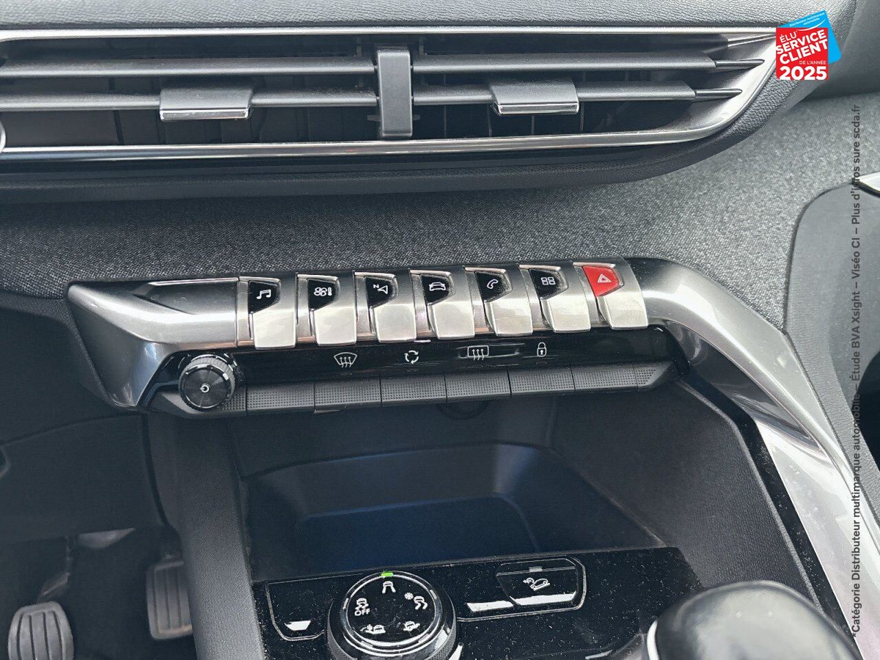 Véhicule d'occasion PEUGEOT 3008 1.2 PURETECH 130CH ALLURE SS chez Hyundai Epernay