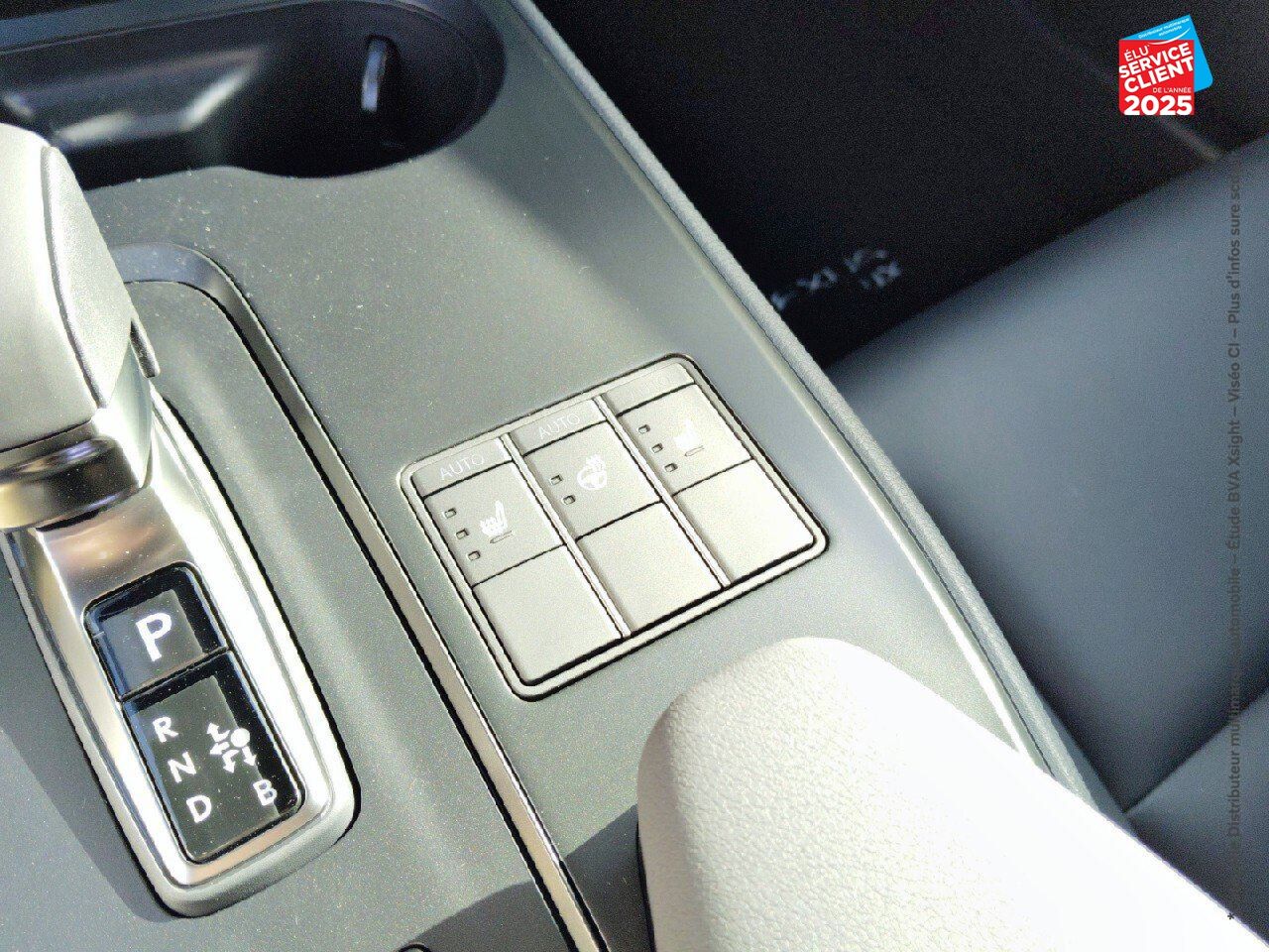Véhicule d'occasion LEXUS UX 300H 2WD F SPORT DESIGN chez Toyota Thionville