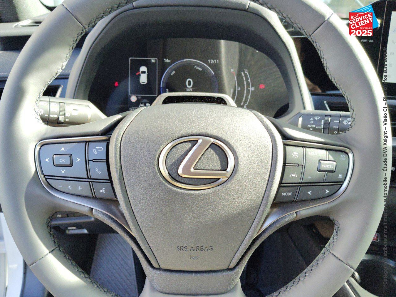 Véhicule d'occasion LEXUS UX 300H 2WD F SPORT DESIGN chez Toyota Thionville
