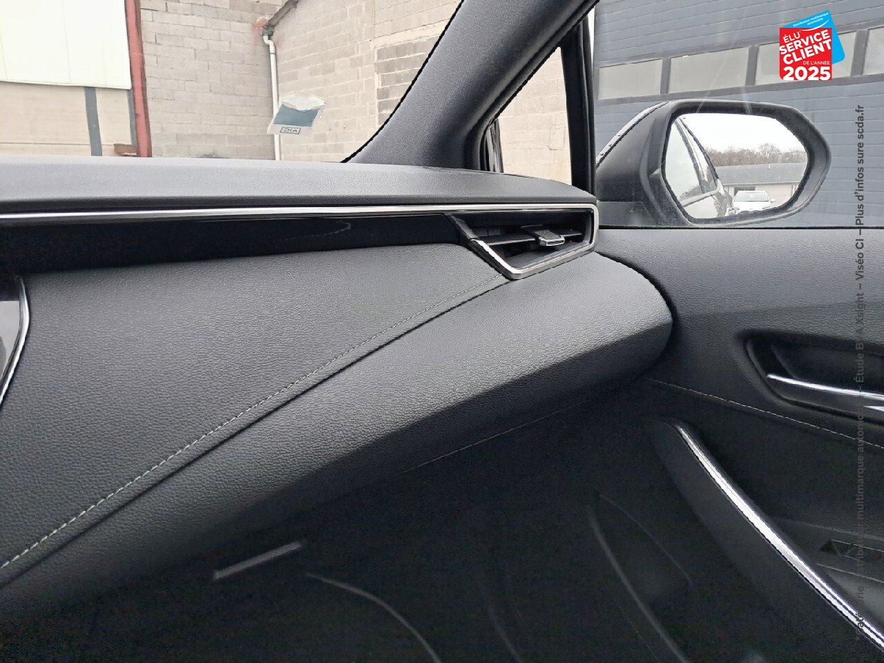 Véhicule d'occasion TOYOTA COROLLA 1.8 140CH DESIGN MY23 chez Toyota Thionville
