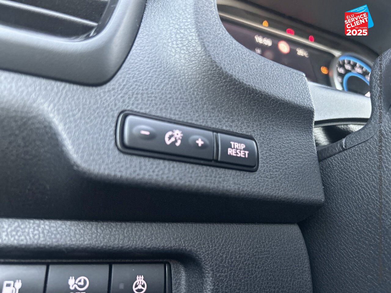 Véhicule d'occasion NISSAN LEAF 150CH 40KWH N-CONNECTA 21 chez Hyundai Reims
