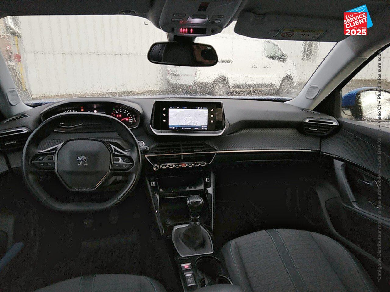 Véhicule d'occasion PEUGEOT 2008 1.2 PURETECH 100CH SS ALLURE 5CV chez Renault Colmar
