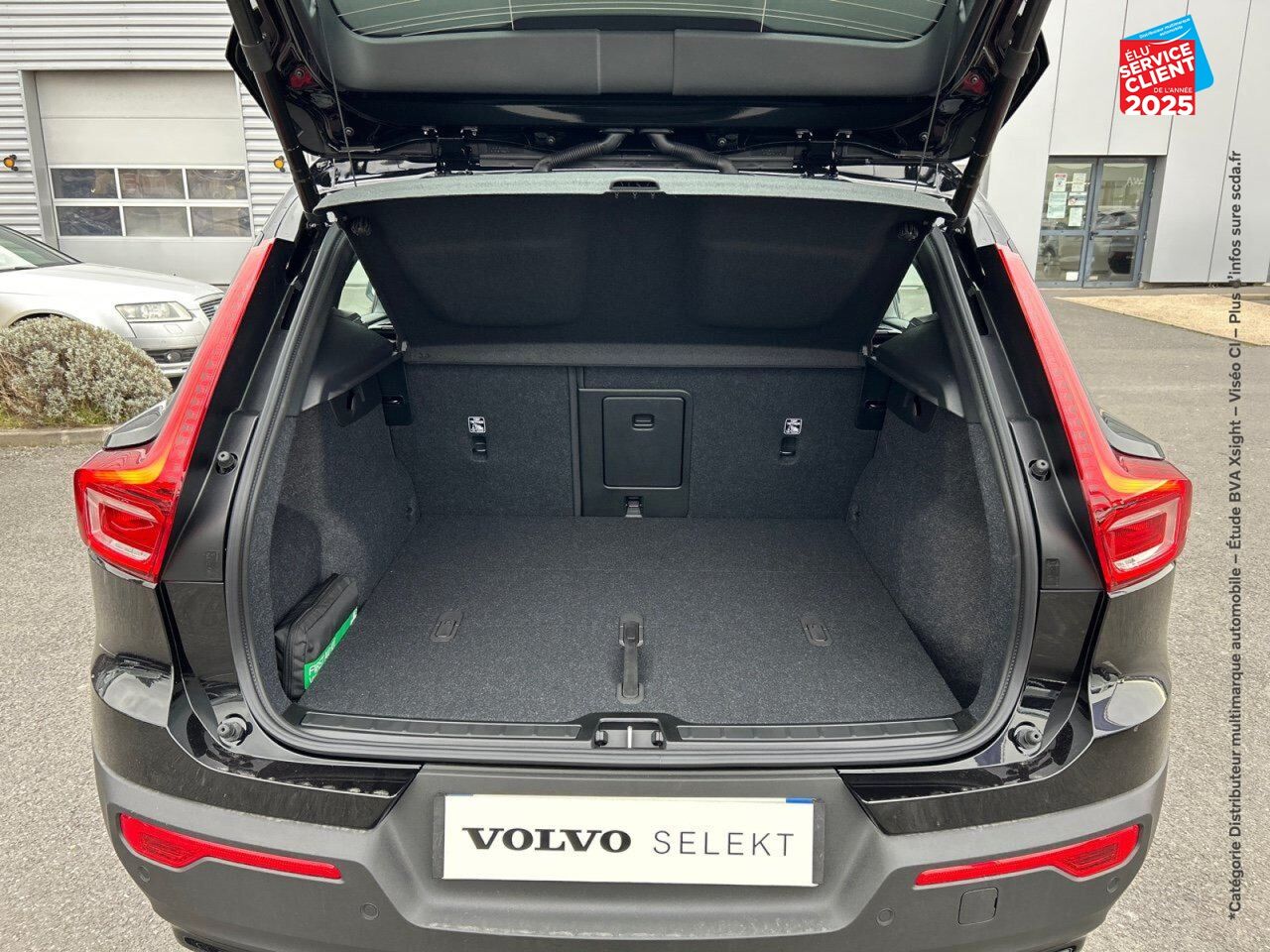 Véhicule d'occasion VOLVO EX40 SINGLE 238CH BLACK EDITION chez Volvo Reims