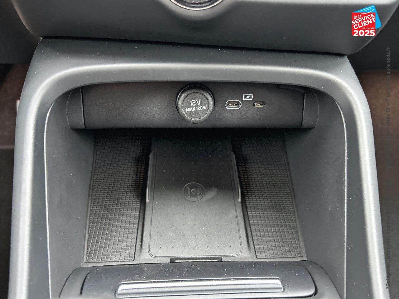 Véhicule d'occasion VOLVO EX40 SINGLE 238CH BLACK EDITION chez Volvo Reims