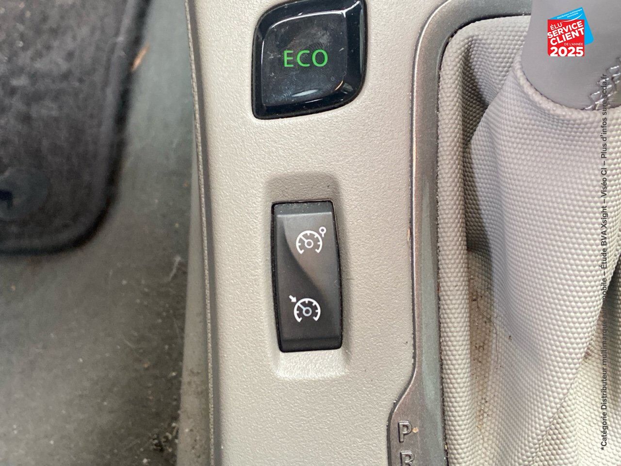 Véhicule d'occasion RENAULT ZOE EDITION ONE R110 MY19 SIEGES CUIR GPS CAMERA BOSE chez Renault Saint-Louis