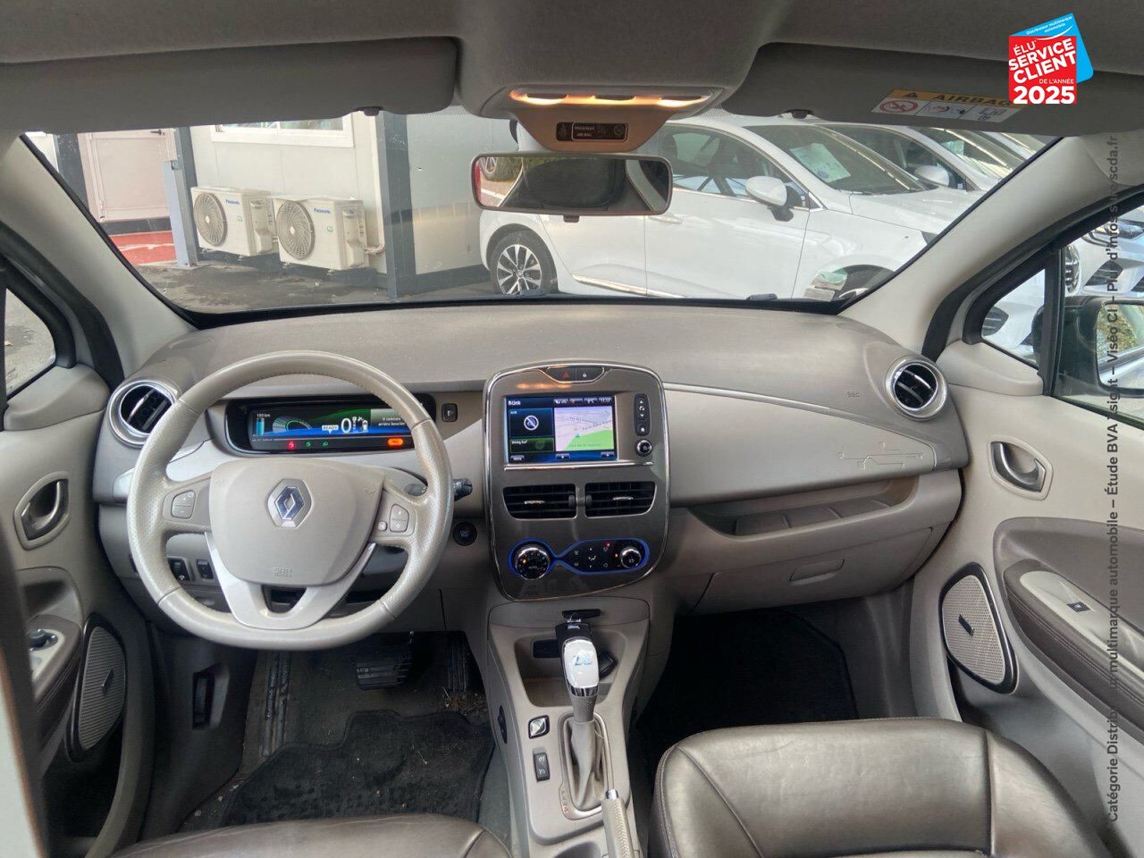 Véhicule d'occasion RENAULT ZOE EDITION ONE R110 MY19 SIEGES CUIR GPS CAMERA BOSE chez Renault Saint-Louis