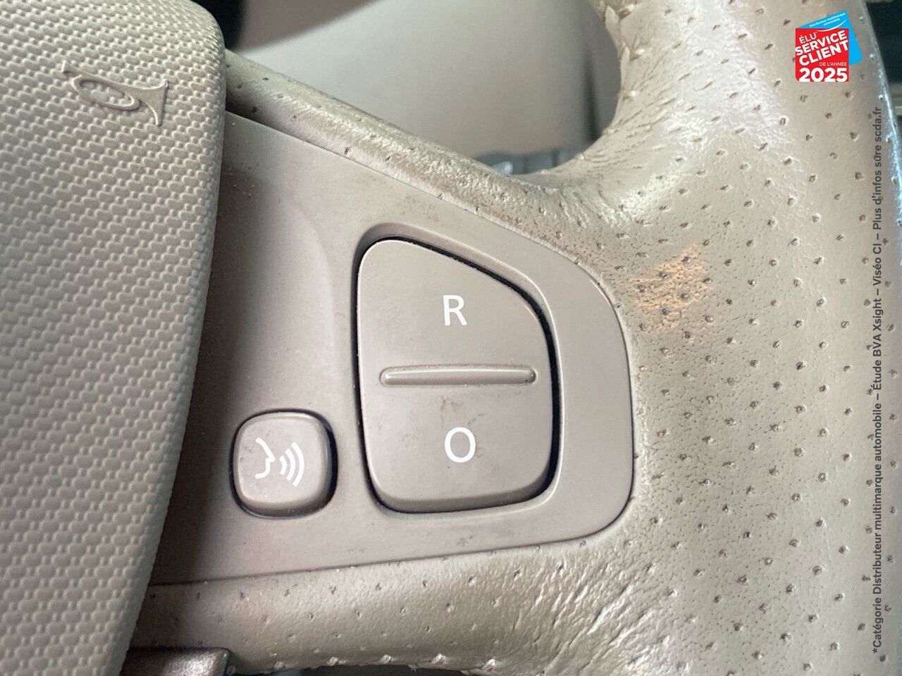 Véhicule d'occasion RENAULT ZOE EDITION ONE R110 MY19 SIEGES CUIR GPS CAMERA BOSE chez Renault Saint-Louis