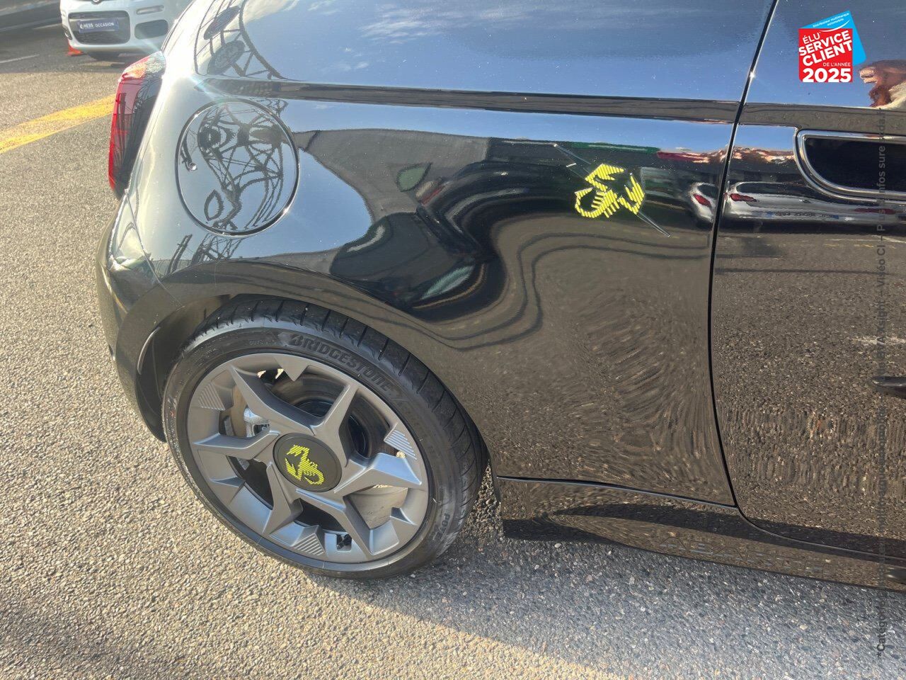 Véhicule d'occasion ABARTH 500C E 155CH PACK chez MINI Lons-Le-Saunier