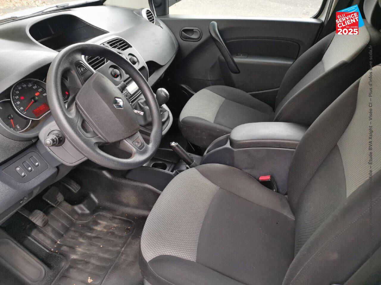 Véhicule d'occasion RENAULT KANGOO EXPRESS 1.5 BLUE DCI 80CH GRAND CONFORT chez Renault Montbéliard