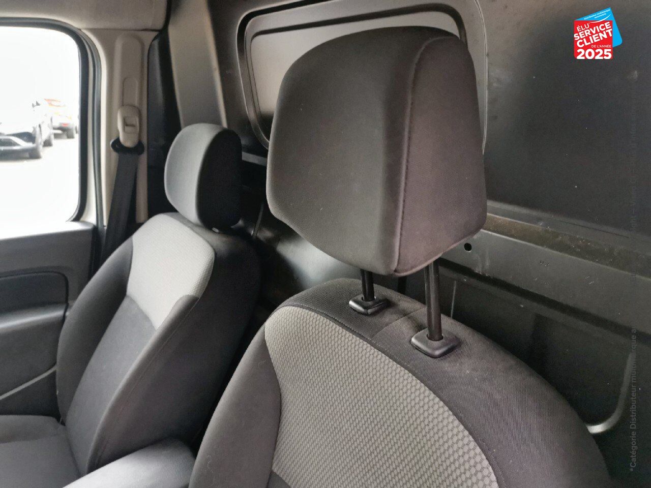 Véhicule d'occasion RENAULT KANGOO EXPRESS 1.5 BLUE DCI 80CH GRAND CONFORT chez Renault Montbéliard
