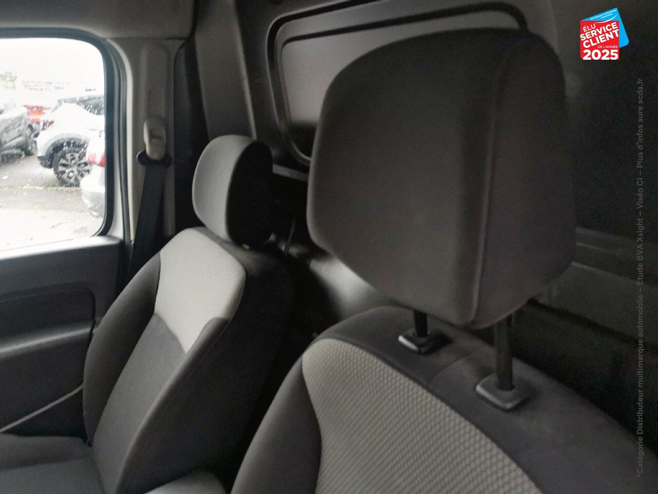 Véhicule d'occasion RENAULT KANGOO EXPRESS 1.5 BLUE DCI 80CH GRAND CONFORT 5CV chez Toyota Bar le Duc