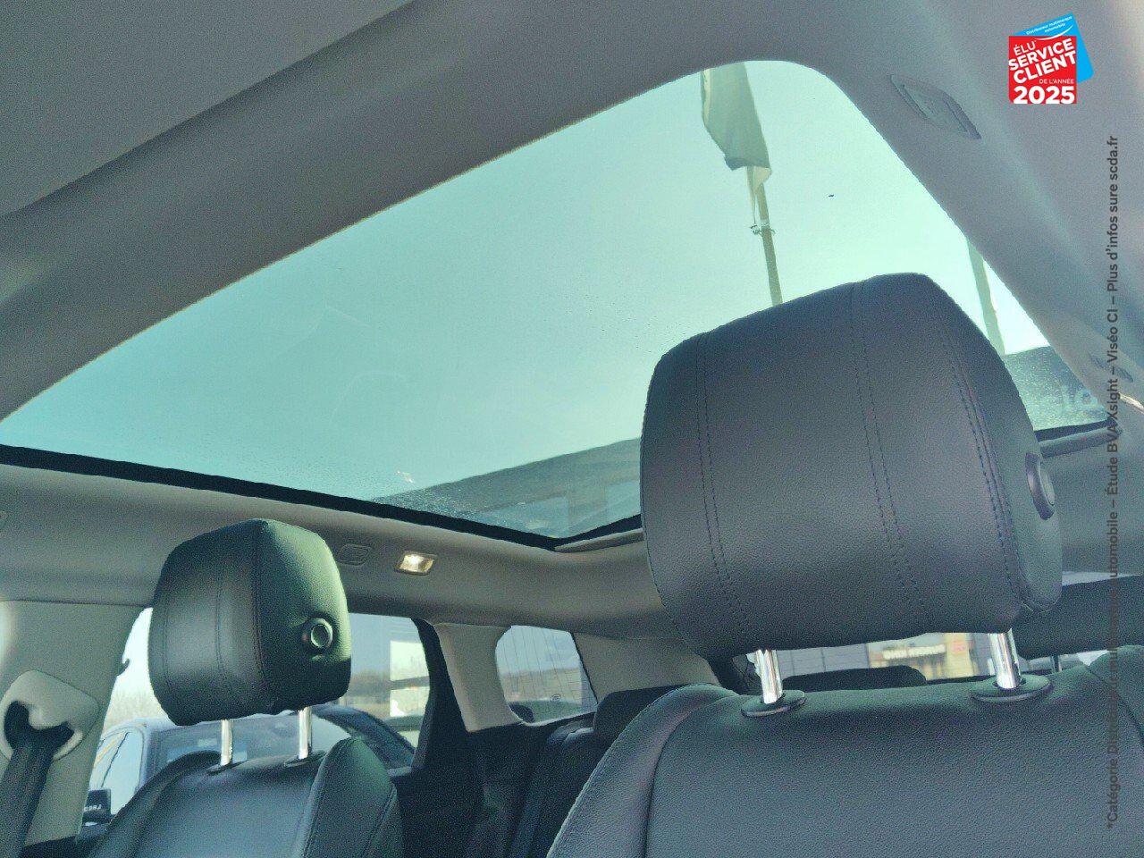 Véhicule d'occasion LAND-ROVER RANGE ROVER EVOQUE 2.0 D 150CH S TPANO SIEGES CUIR GPS CAMERA CARPLAY chez Volvo Epernay